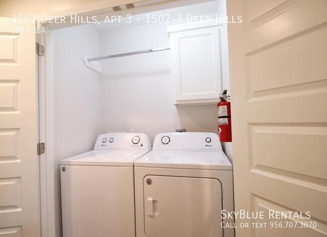 Building Photo - 1502 Deer Hls