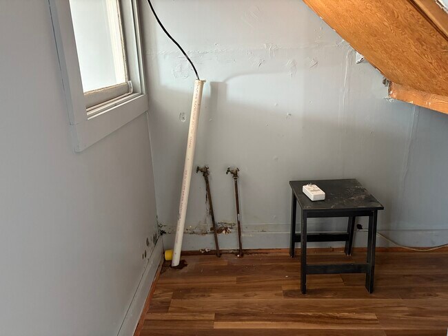 Building Photo - 152 Blacks Rd