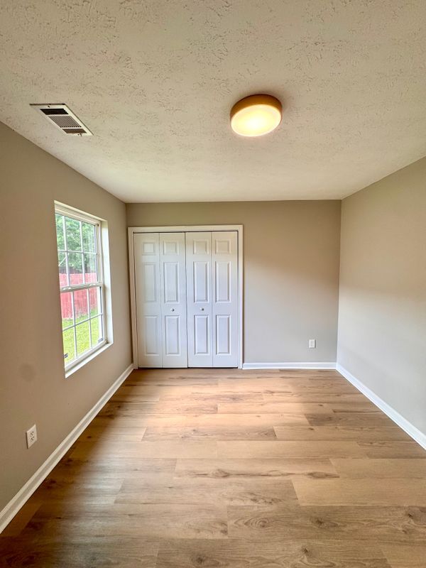 Building Photo - 10896 Big Sky Dr