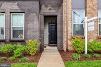 Building Photo - 20941 Bluebird Sq