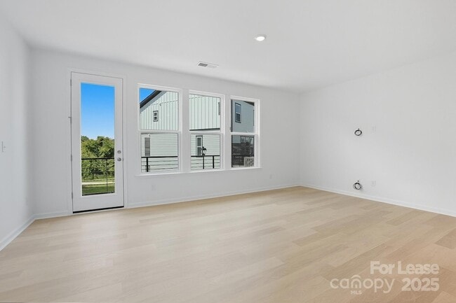 Building Photo - 3210 Stelfox St