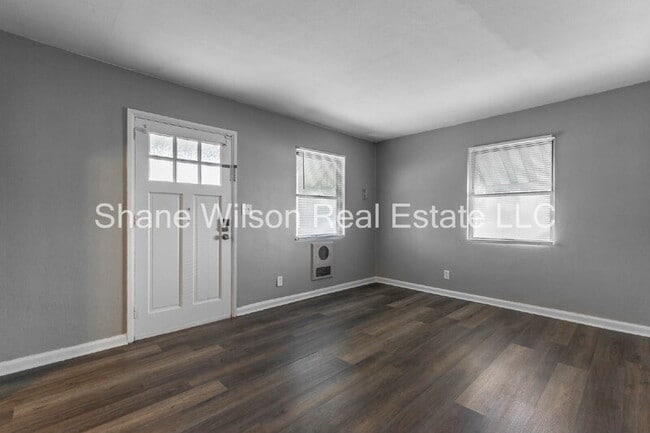 Building Photo - 2904 5th Ave