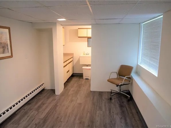 Building Photo - Meticulously maintained and updated end un...