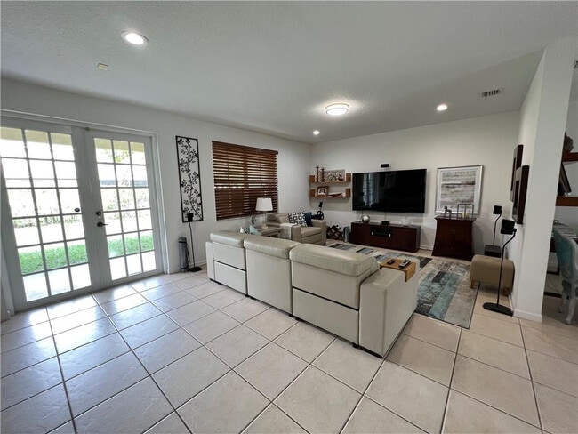 Building Photo - 1609 Sweetgum Terrace