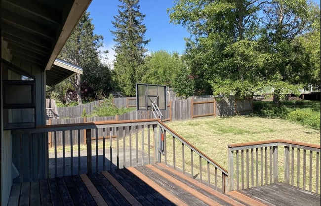 Building Photo - 5-Bedroom Home for Rent in Barkley Neighbo...