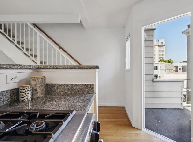 Building Photo - 28 Jennifer Pl