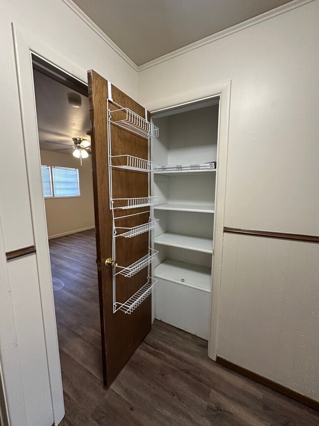 Building Photo - Beautiful Home on Mesa Circle!