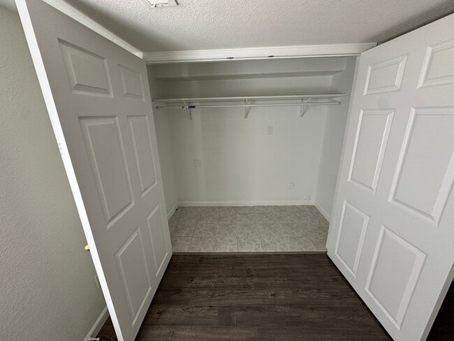 Building Photo - LOCATION LOCATION!! Open and inviting 3-be...