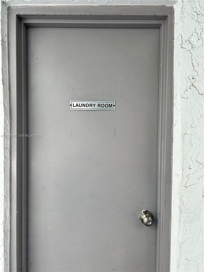 Building Photo - 3000 Sunrise Lakes Dr W