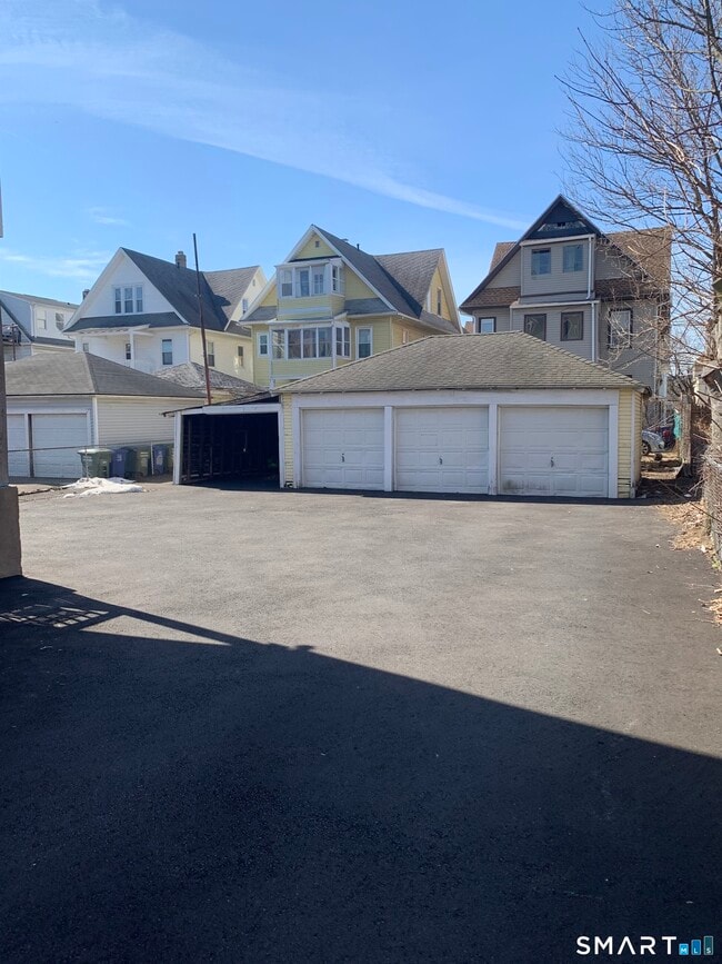 Building Photo - 205 French St