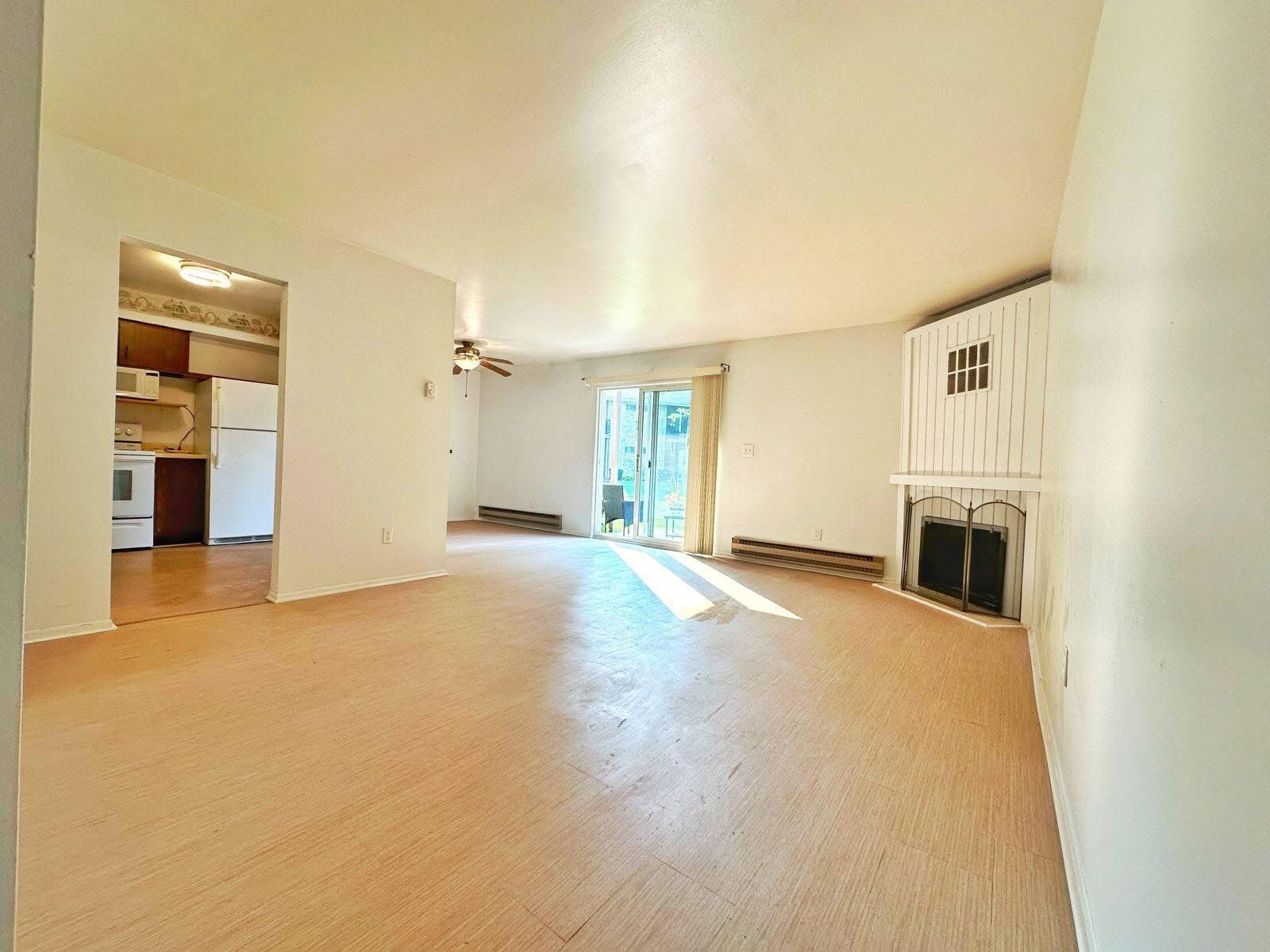 Building Photo - 7355 Woodview St