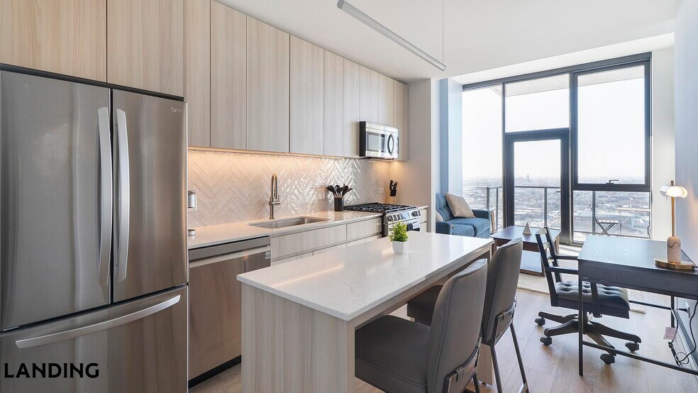 Building Photo - 513 S Damen Ave