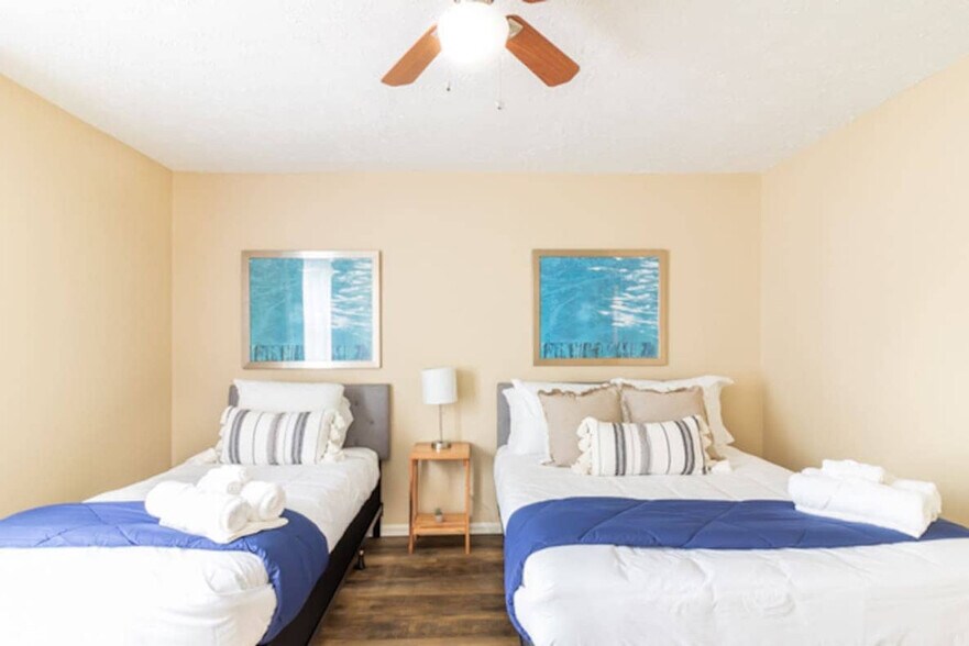 Building Photo - 3912 Crestview Dr