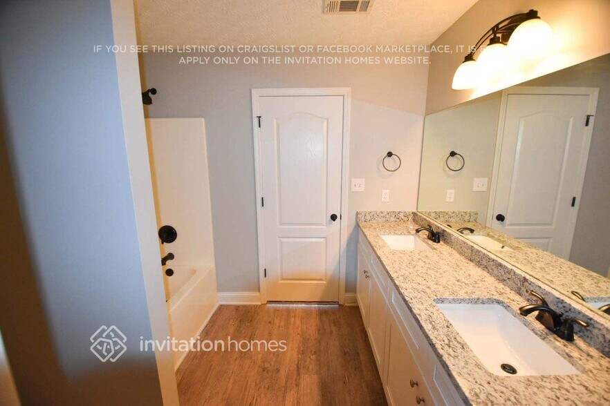 Building Photo - 113 Daisy Cir