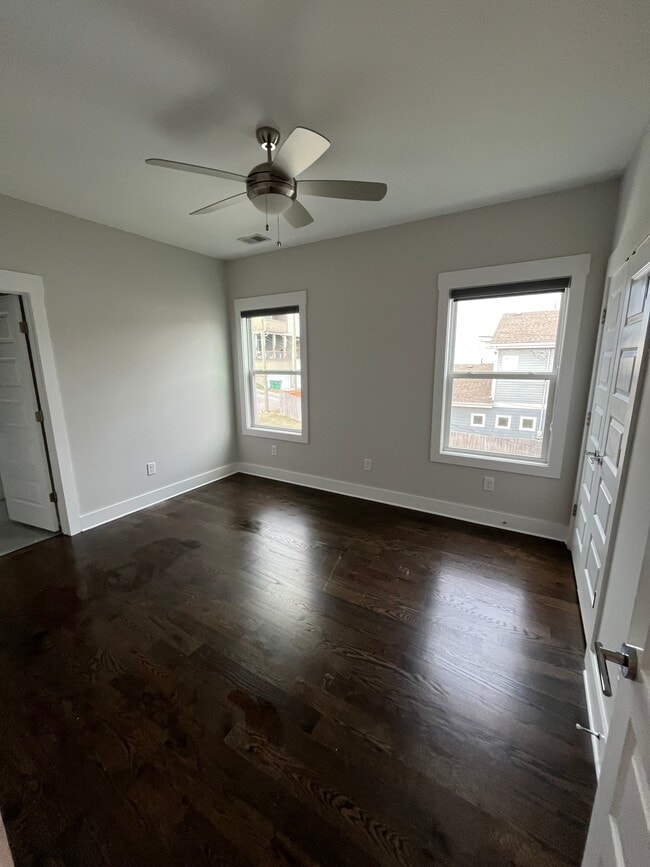 Building Photo - 413 35th Ave N