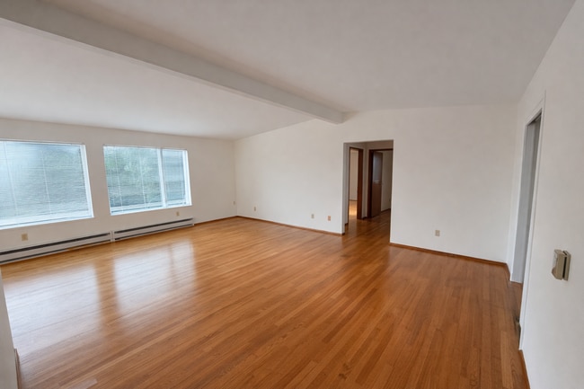 Building Photo - 3bd/3ba Seattle Home