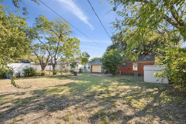 Building Photo - 10433 Cayuga Dr