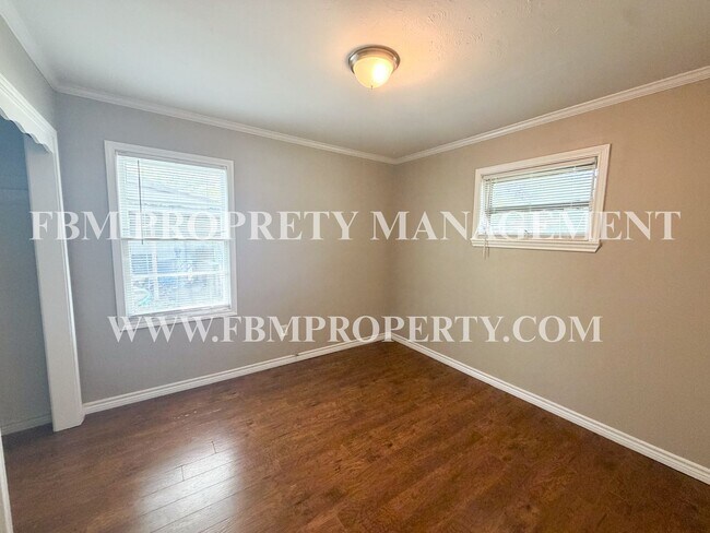 Building Photo - 3015 Winfield Dr