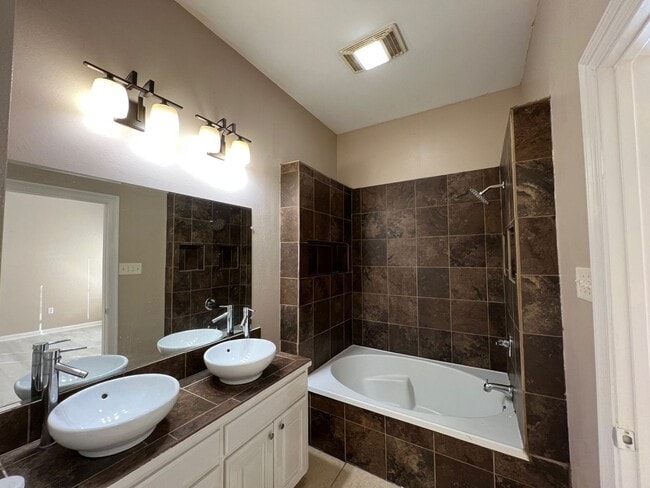 Building Photo - 34399 Buck Carroll Rd