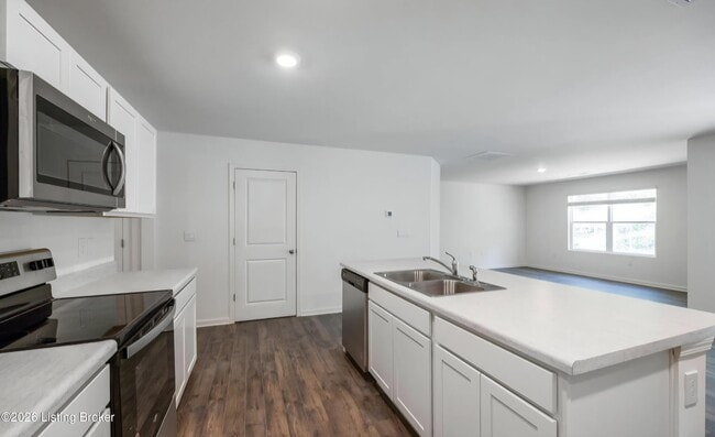 Building Photo - 156 Coral Springs Parkway