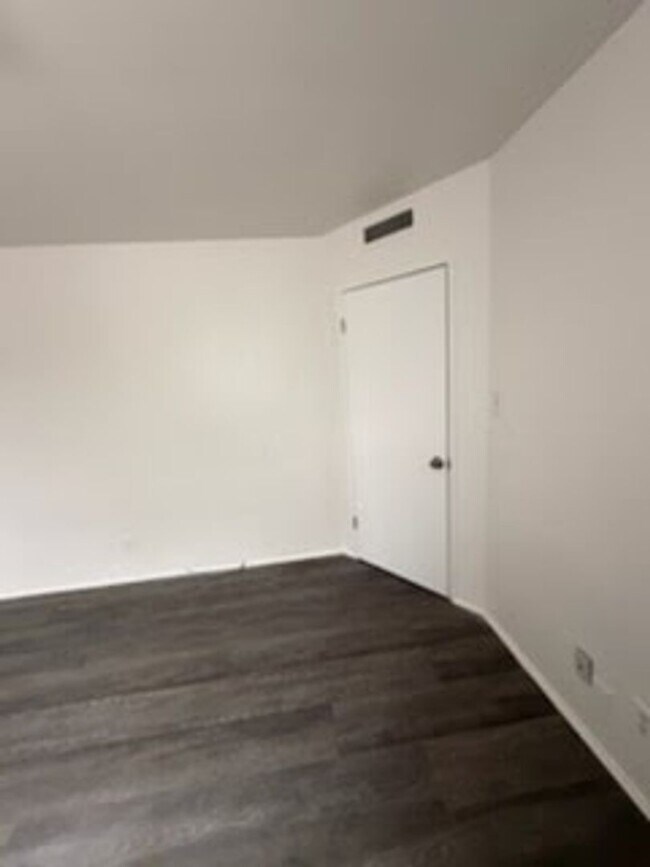 Building Photo - AVAILABLE NOW