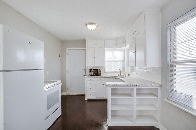 Building Photo - 3411 33rd St