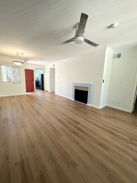 Living Area - 750 E Northern Ave