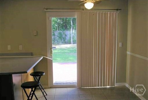 Building Photo - 2 St Ives Dr