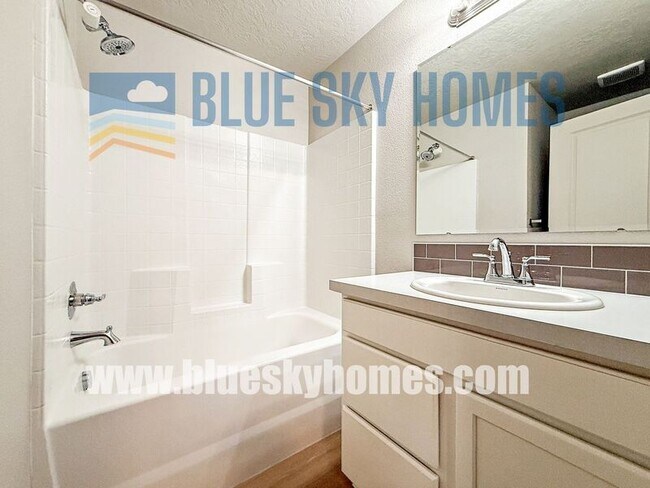 Building Photo - 2312 E Spice Lp