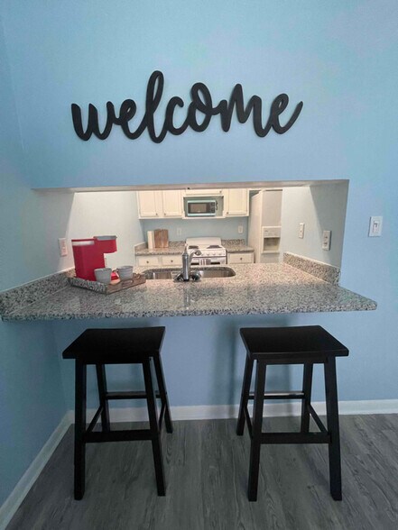 Building Photo - 503 China's Cove