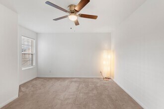 Building Photo - 2750 Holly Hall St