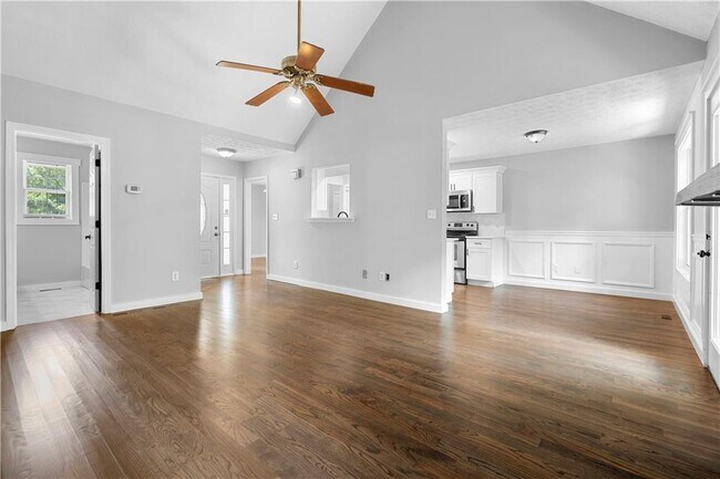 Building Photo - 141 Poplar Way