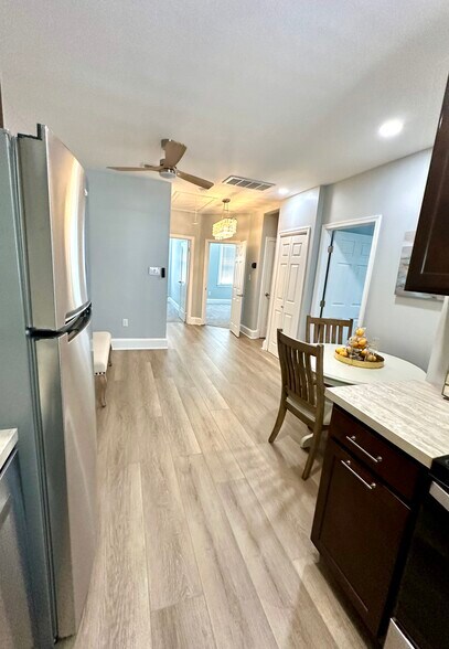 Building Photo - 512 Mellon St SE