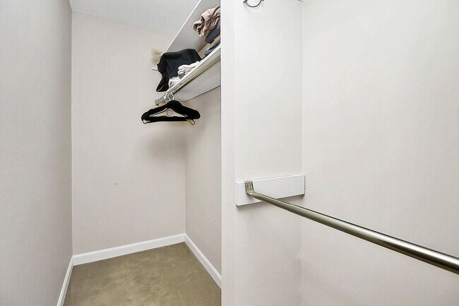 Building Photo - Spacious 2BR/2BA Condo in Prime South Charlotte Location!