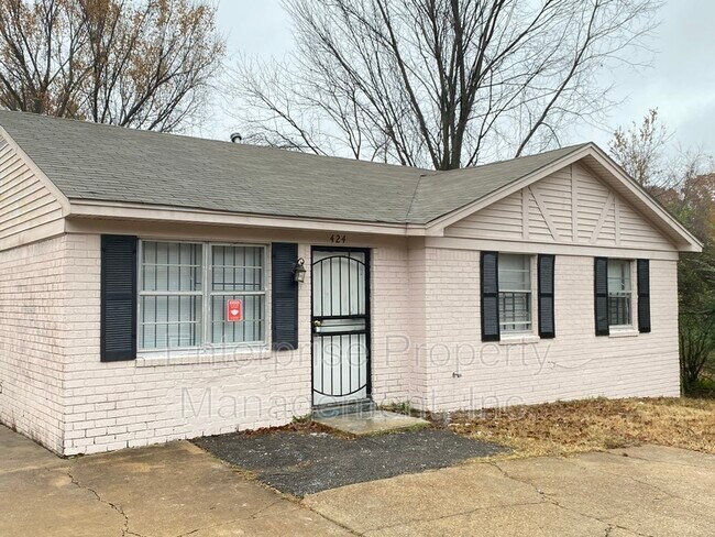 Building Photo - 424 Deerskin Dr