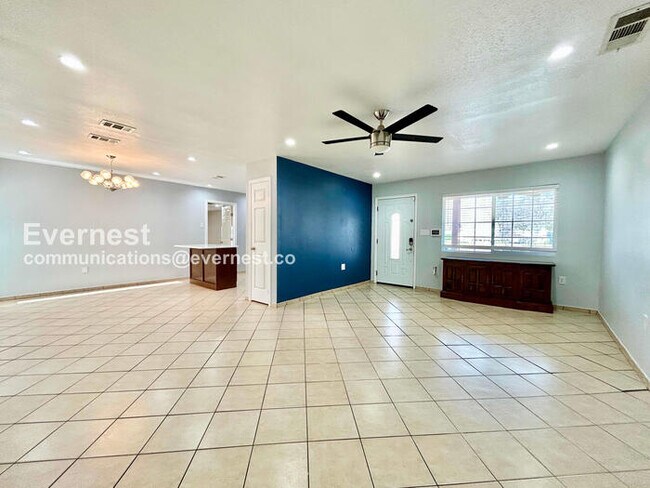 Building Photo - 3030 Anzio Dr