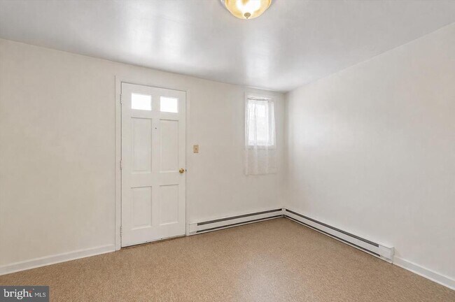 Building Photo - 420 London Dr