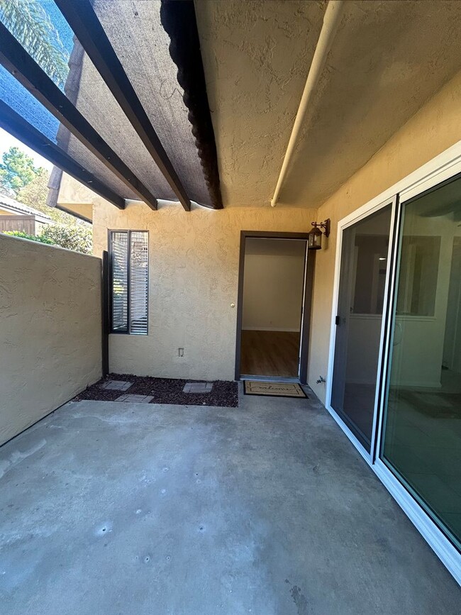 Building Photo - Alpine Glen Place