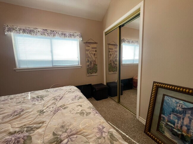 Building Photo - 13954 Seafarer Dr