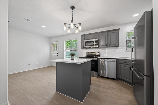 Building Photo - 16348 Ryan Guinn Way