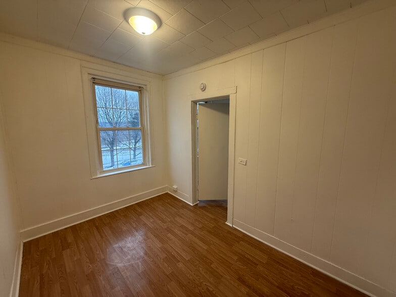 Building Photo - 37 Harmony St