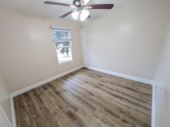 Building Photo - 1007 Boulevard De La Parisienne