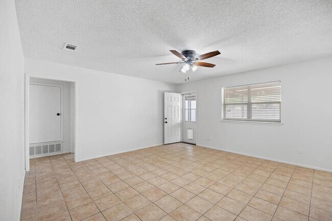 Building Photo - 2321 78th St