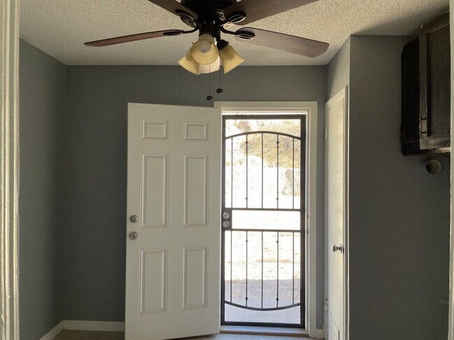Building Photo - 8137 Staghorn Dr