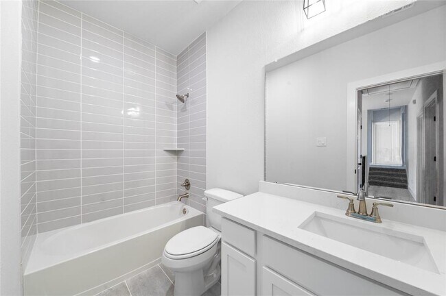Building Photo - 3511 Palm Crest Dr