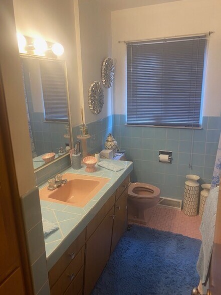 Building Photo - 1713 Shatto Ave