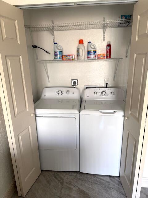 Building Photo - 641 Executive Center Dr