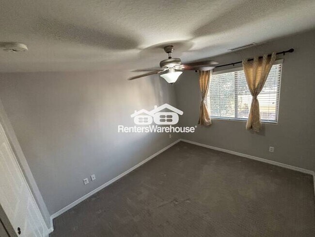 Building Photo - North Phoenix Oasis in a 3-BD Single Family House!