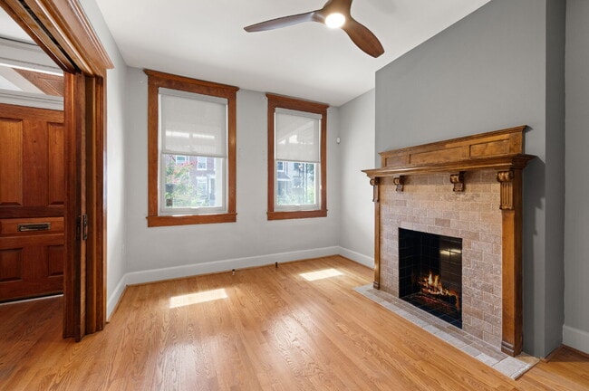 Building Photo - 445 Newton Pl NW