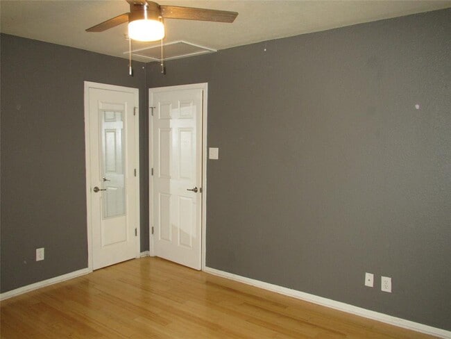 Building Photo - 3204 Menchaca Rd